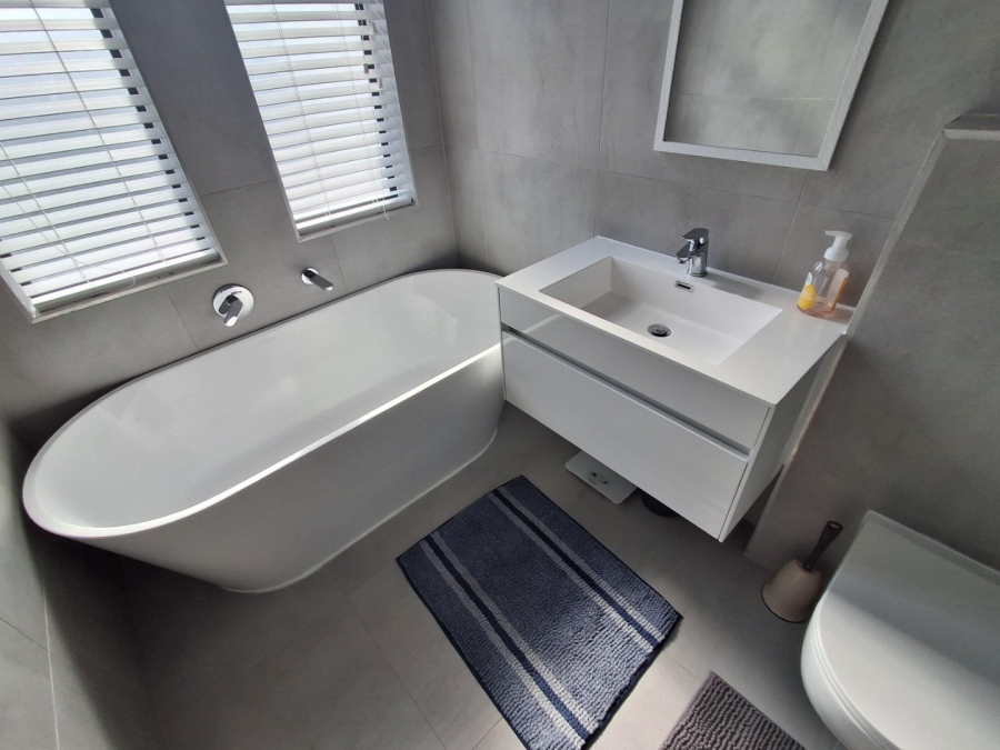4 Bedroom Property for Sale in Sandown Western Cape